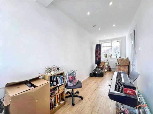 House for sale in Lane, Greater London