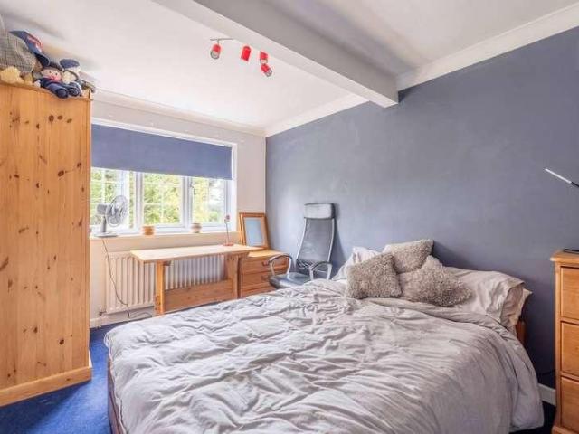 House for sale in Gerrards Cross, Tatling End