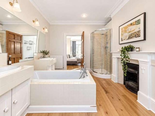 House for sale in Royal Borough of Kensington and Chelsea, Greater London