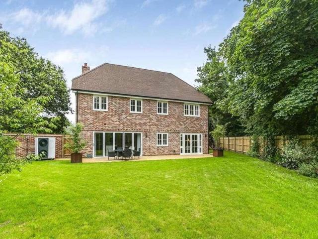 House for sale in Batchworth, Hertfordshire