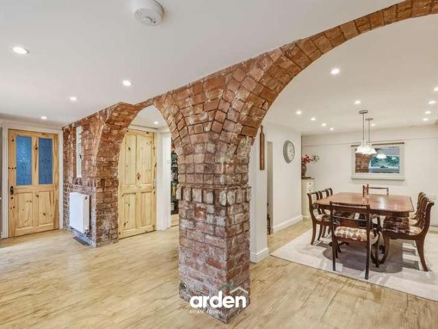 House for sale in Bromsgrove, Worcestershire