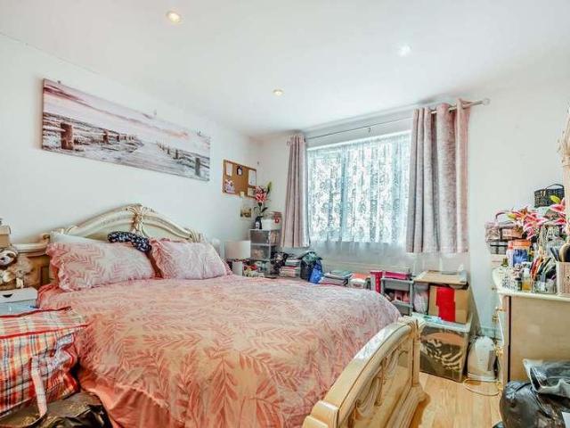 House for sale in London Borough of Croydon, South Norwood