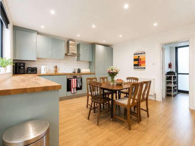 House for sale in Stoke Newington, Greater London
