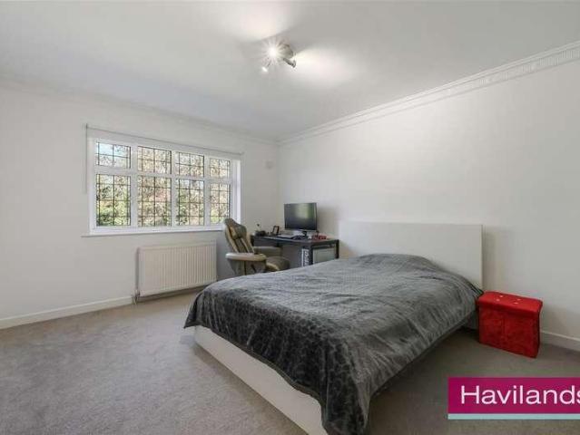 House for sale in Bush Hill Park, Greater London