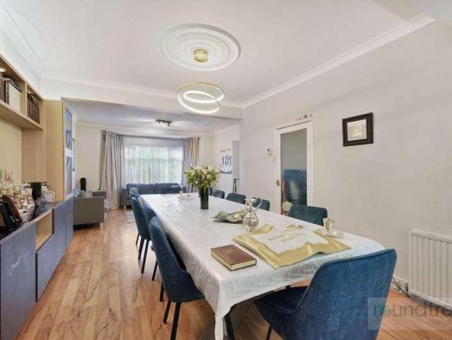House for sale in Temple Fortune, Greater London