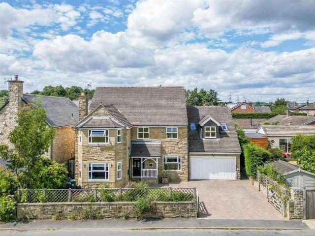 House for sale in Burton Salmon, North Yorkshire