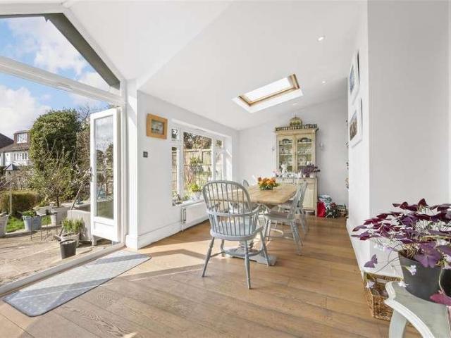 House for sale in London Borough of Merton, Raynes Park