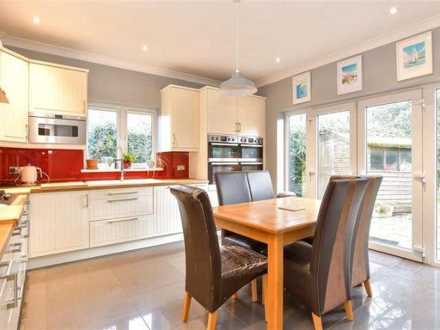 House for sale in The Butts, Kent
