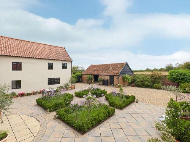House for sale in Chipping Hill, Essex