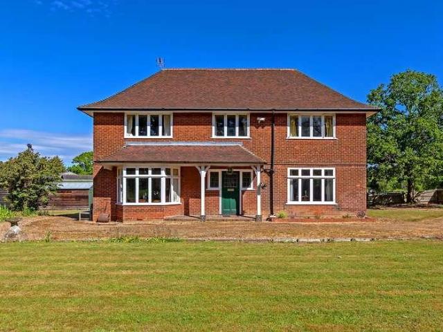 House for sale in Five Acres, Hertfordshire
