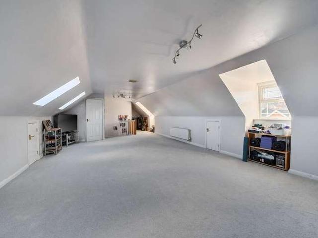 House for sale in Dettingen Park, Deepcut