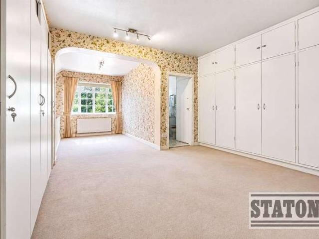 House for sale in London Borough of Barnet, Greater London