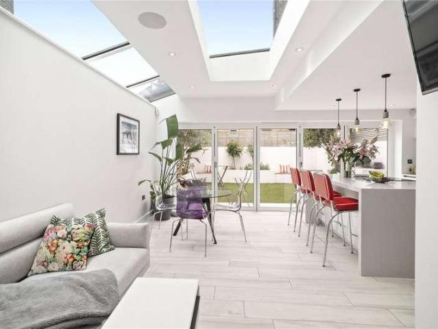 House for sale in Balham, Greater London