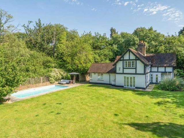 House for sale in Farnham Common, Buckinghamshire