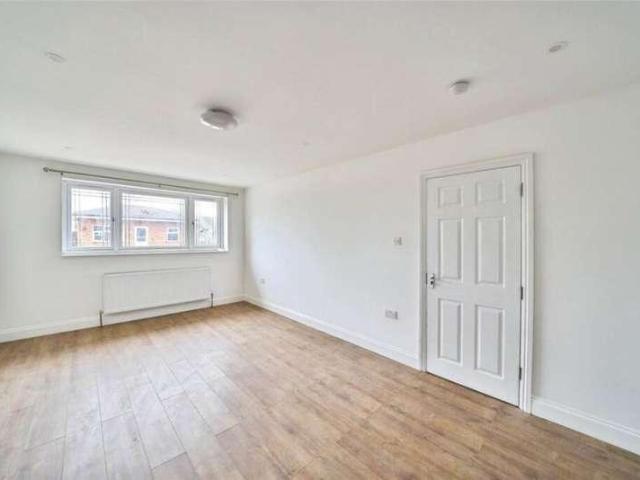 House for sale in Newbury Park, Greater London