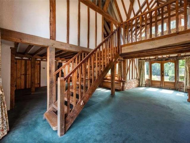House for sale in Holmwood, Pachesham Park