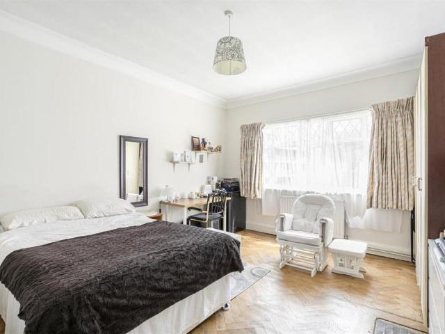 House for sale in Woodberry Grove Estate, Greater London