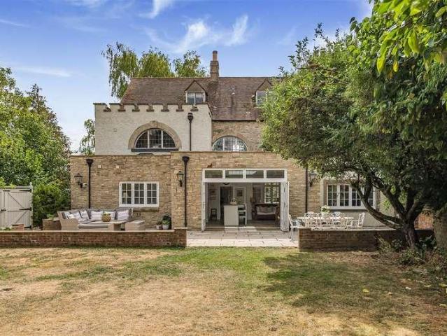 House for sale in Evershot, Oxfordshire