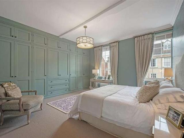 House for sale in Woodloes Park, Green Close