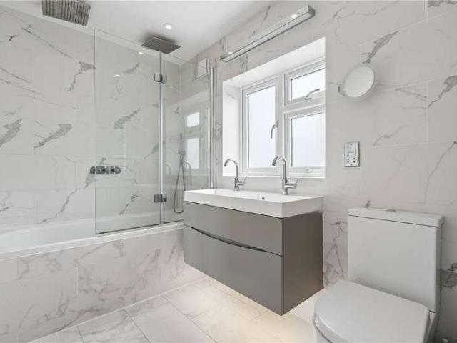 House for sale in North Sheen, Greater London