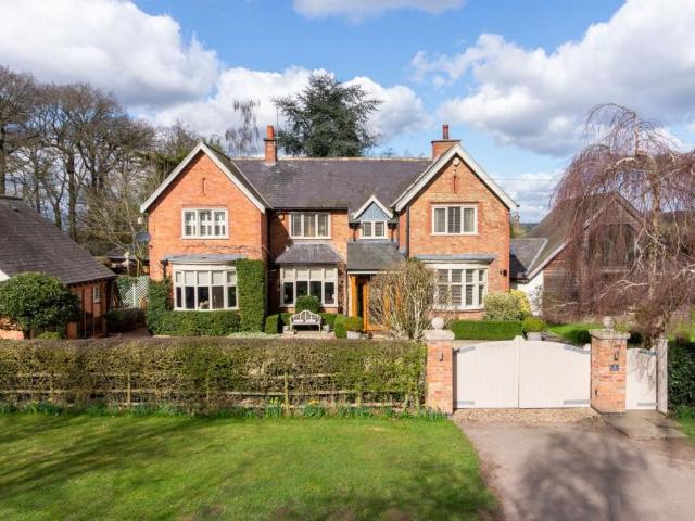 House for sale in Barton In Fabis, East Midlands
