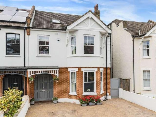 House for sale in Greater London