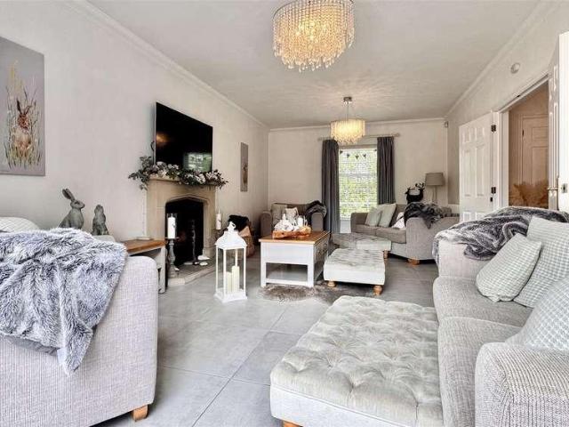 House for sale in Chipping Hill, Essex