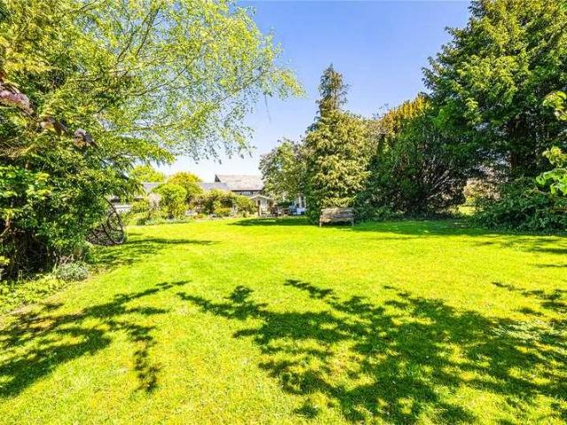 House for sale in Eaton Bray, Bedfordshire