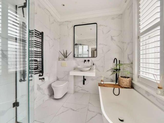 House for sale in Mill Hill, Greater London