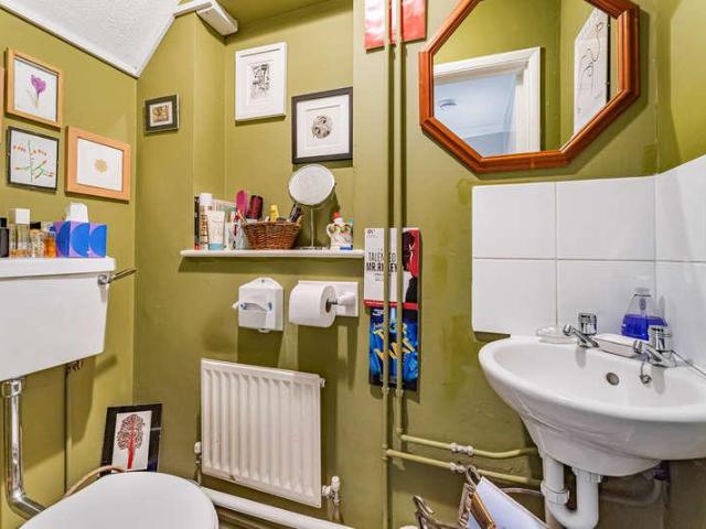 House for sale in Black Bourton, Oxfordshire