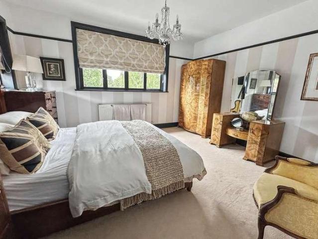 House for sale in Queens Park, Bournemouth