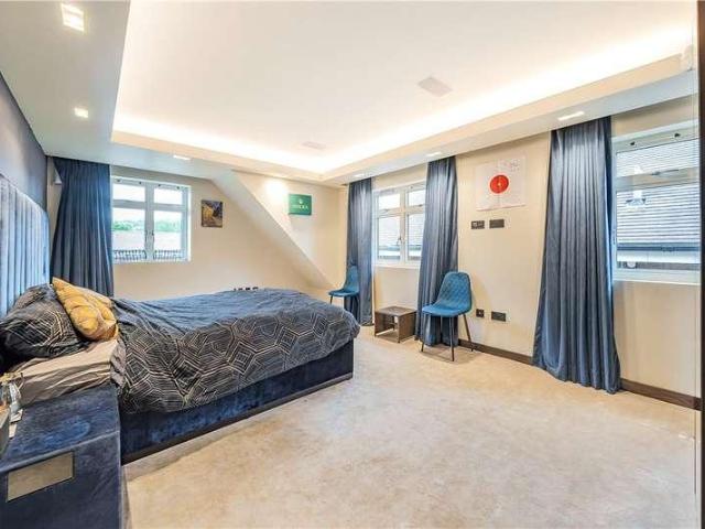 House for sale in Northwood, Moor Park Estate