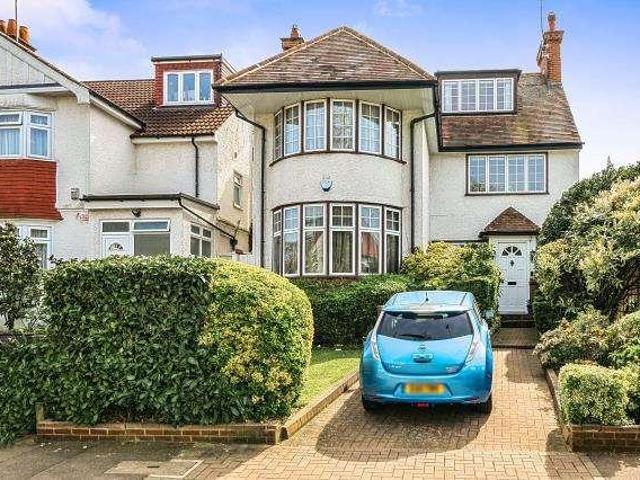 House for sale in Golders Green, Greater London