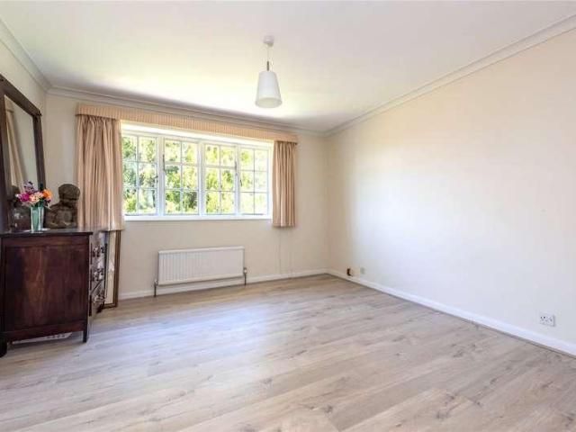 House for sale in Pachesham Park, Surrey