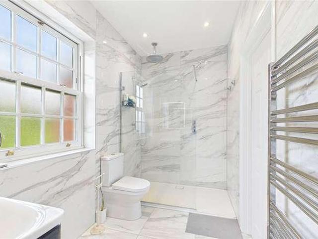 House for sale in Heol-las, Surrey