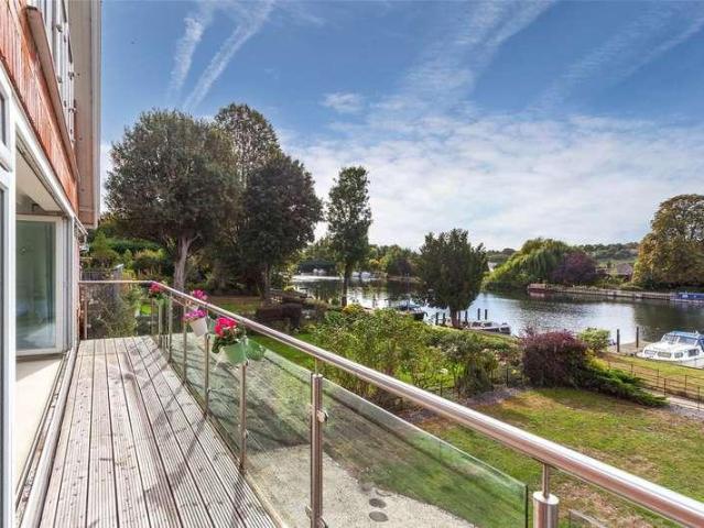 House for sale in Wooburn, Little Marlow