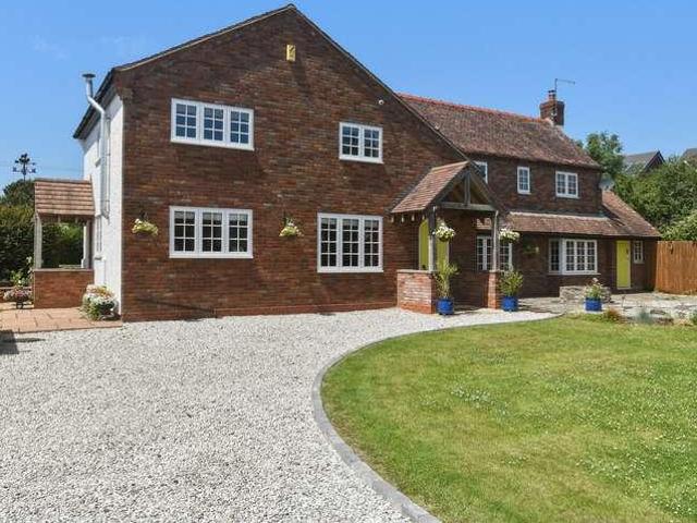 House for sale in Drakes Broughton and Wadborough, Crookhill
