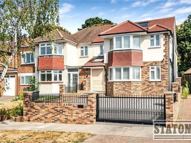 House for sale in Oakwood, Greater London