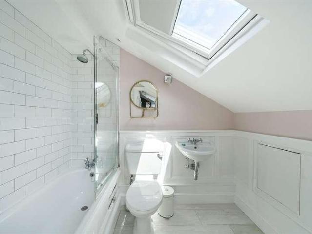 House for sale in Crouch End, Greater London