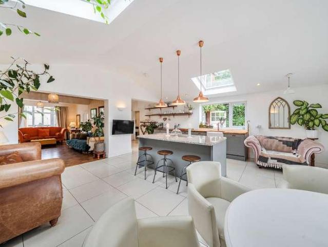 House for sale in Alverton, East Midlands