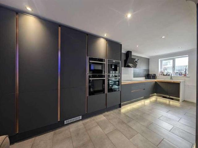 House for sale in Dale Hill, Essex