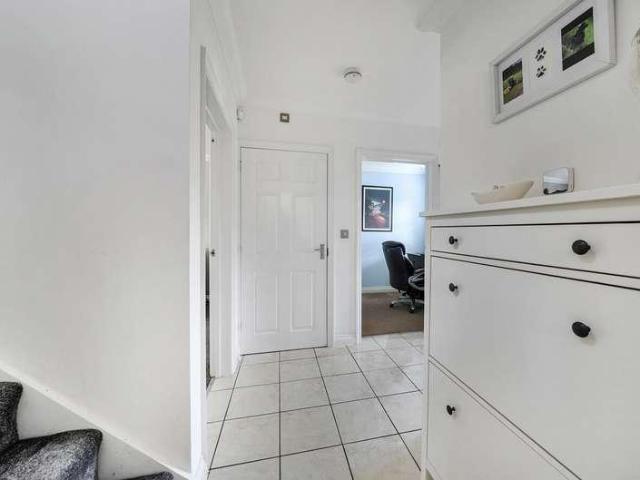 House for sale in Woodside Estate, Houghton Regis