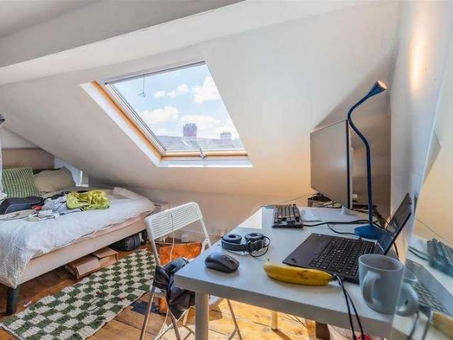House for sale in Plasnewydd, Falcon Lodge