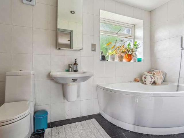 House for sale in Chalfont St. Peter, Denham