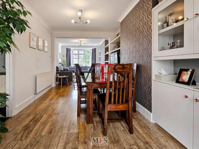 House for sale in Uxbridge, Gould's Green