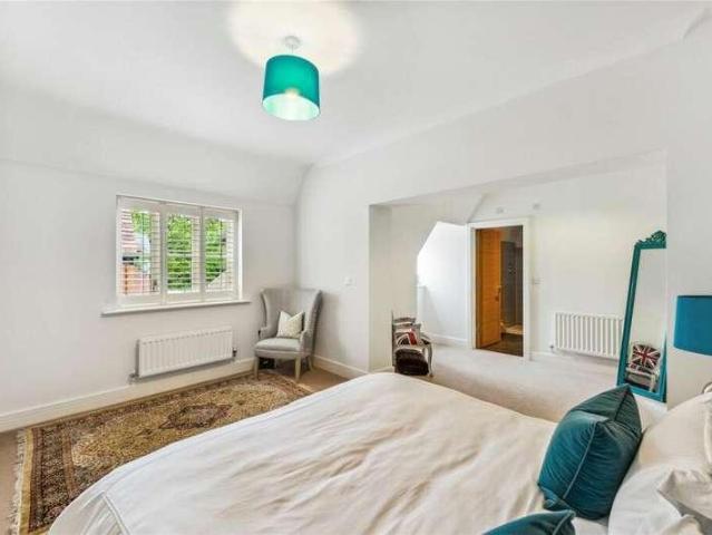 House for sale in North Ascot, Ascot