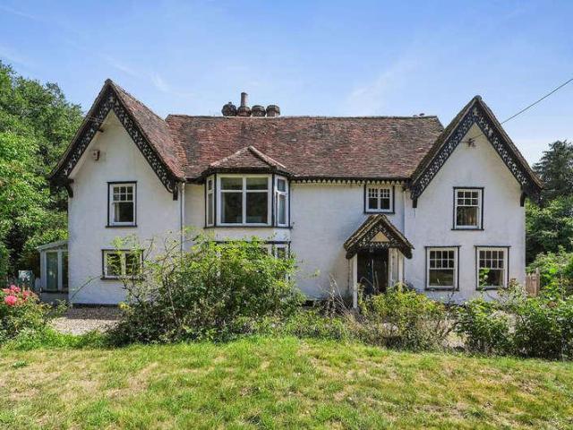 House for sale in Chipping Hill, Essex