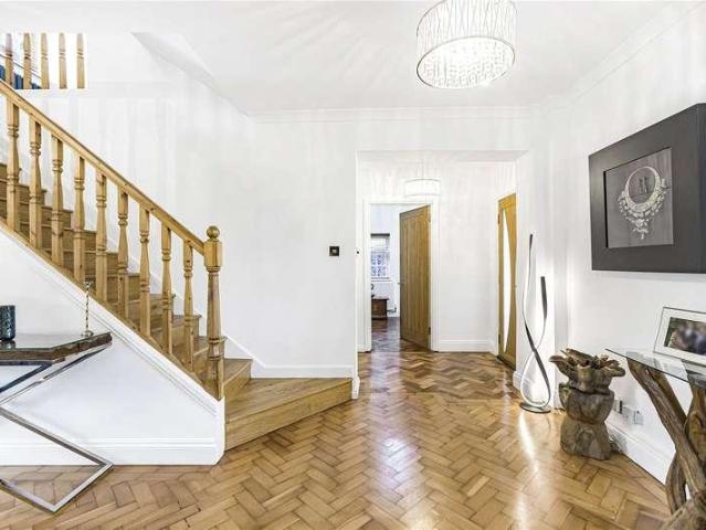 House for sale in Potters Bar, Sunnybank