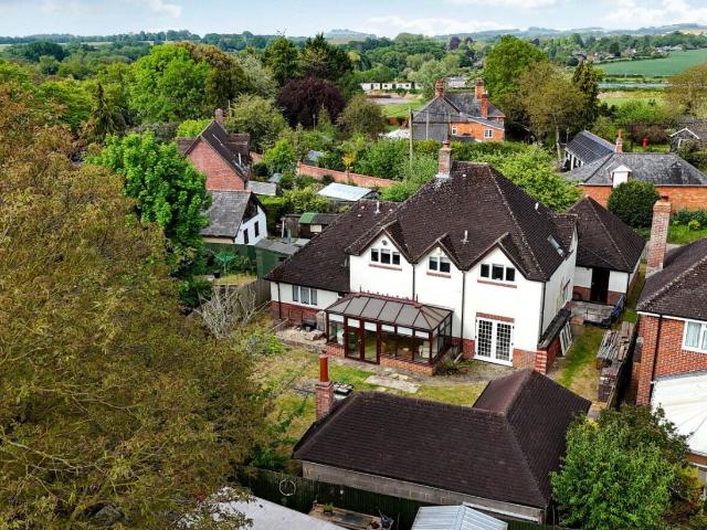 House for sale in Barton Stacey, Hampshire
