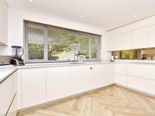 House for sale in London Borough of Croydon, Kenley